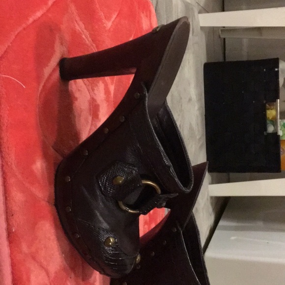 Woman shoes - Picture 2 of 5